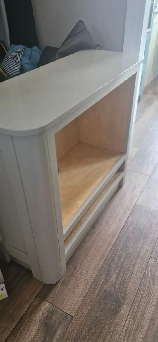 T V stand - Image 2
