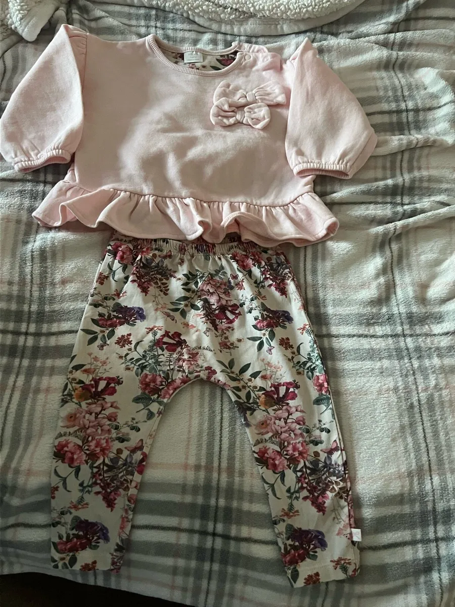Girls two piece next suit 9/12 mths €5 - Image 1