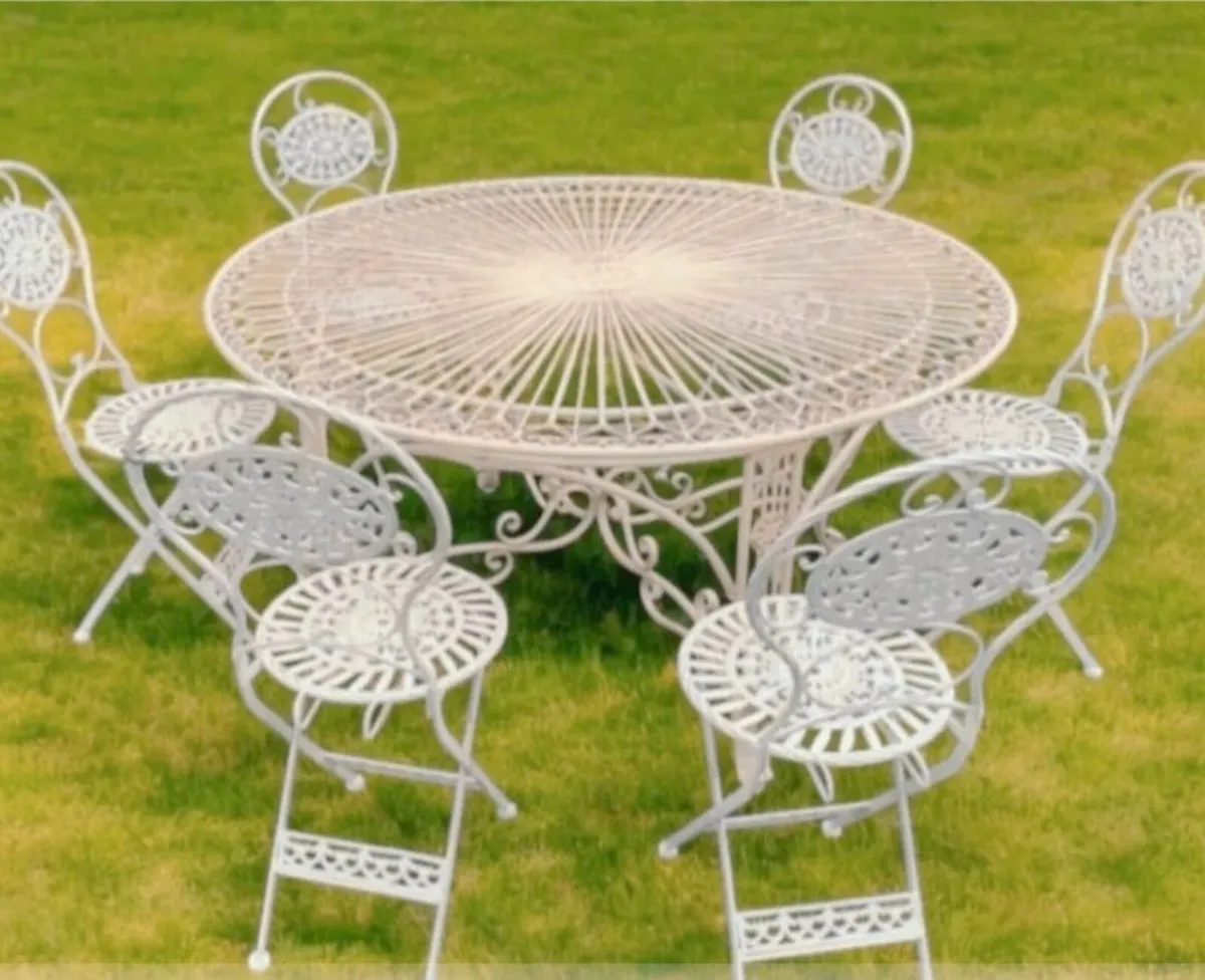 Stunning Victorian-Style White Steel 7-Piece