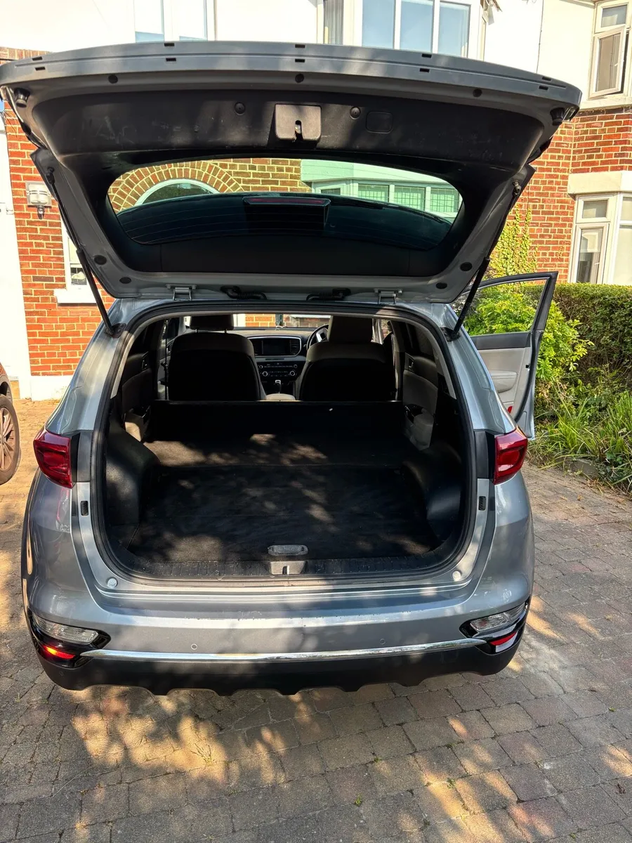 Car - Image 2
