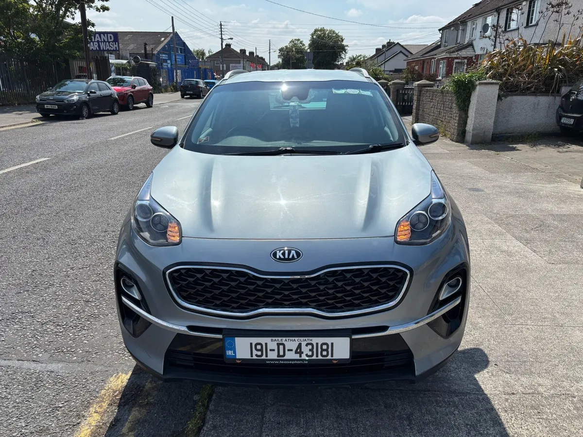 Car - Image 3