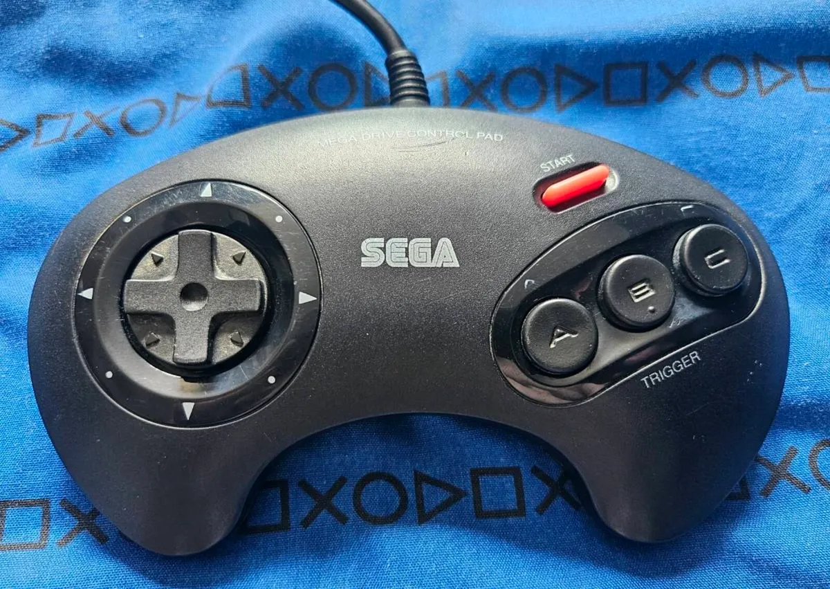 Sega Mega Drive 2 - Image 4