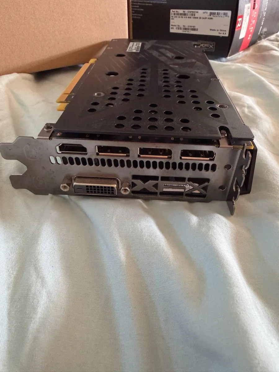 XFX RX 570 Graphics card - Image 4