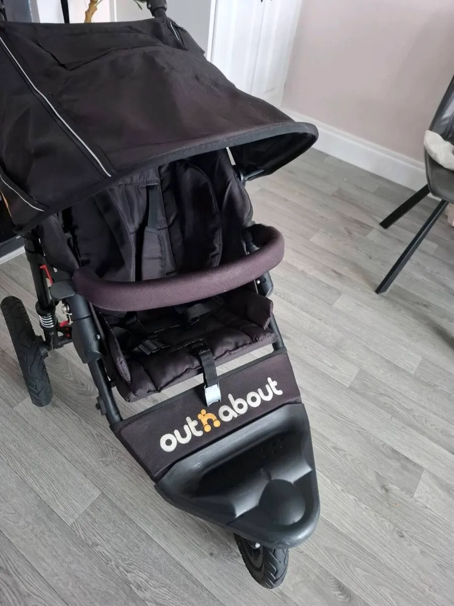 Out and about single buggy - Image 1