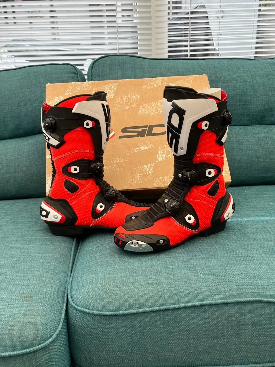 Sidi motorbike boots - Image 3