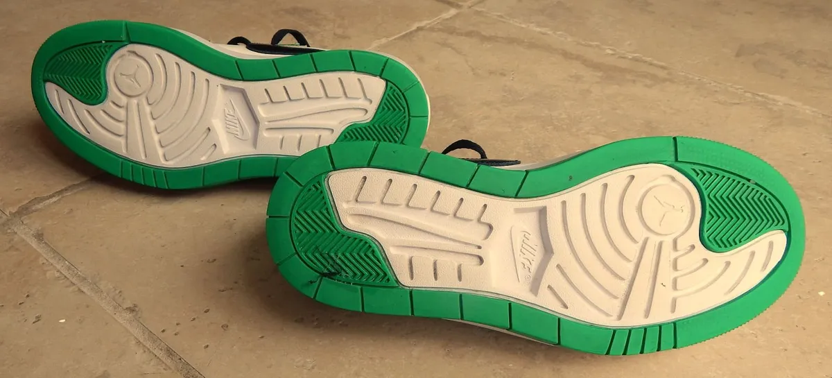 Ladies Air Jordan 1 Low SE Elevate in Lucky Green - Image 4