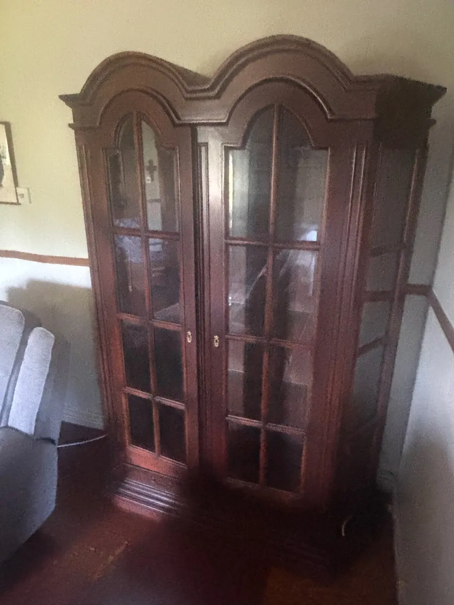 China cabinet - Image 3