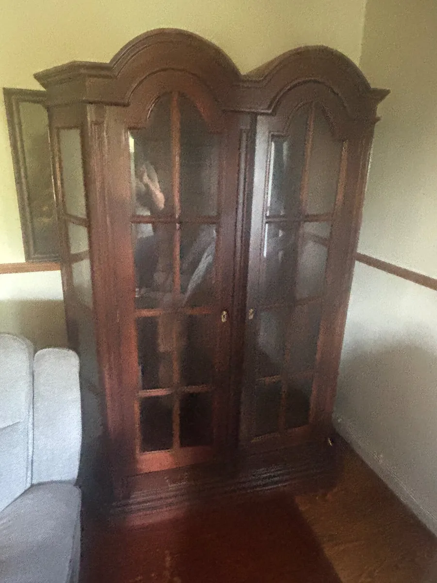 China cabinet - Image 4