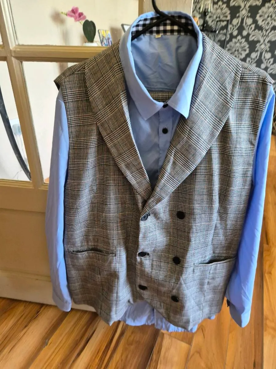 Mens suit - Image 1