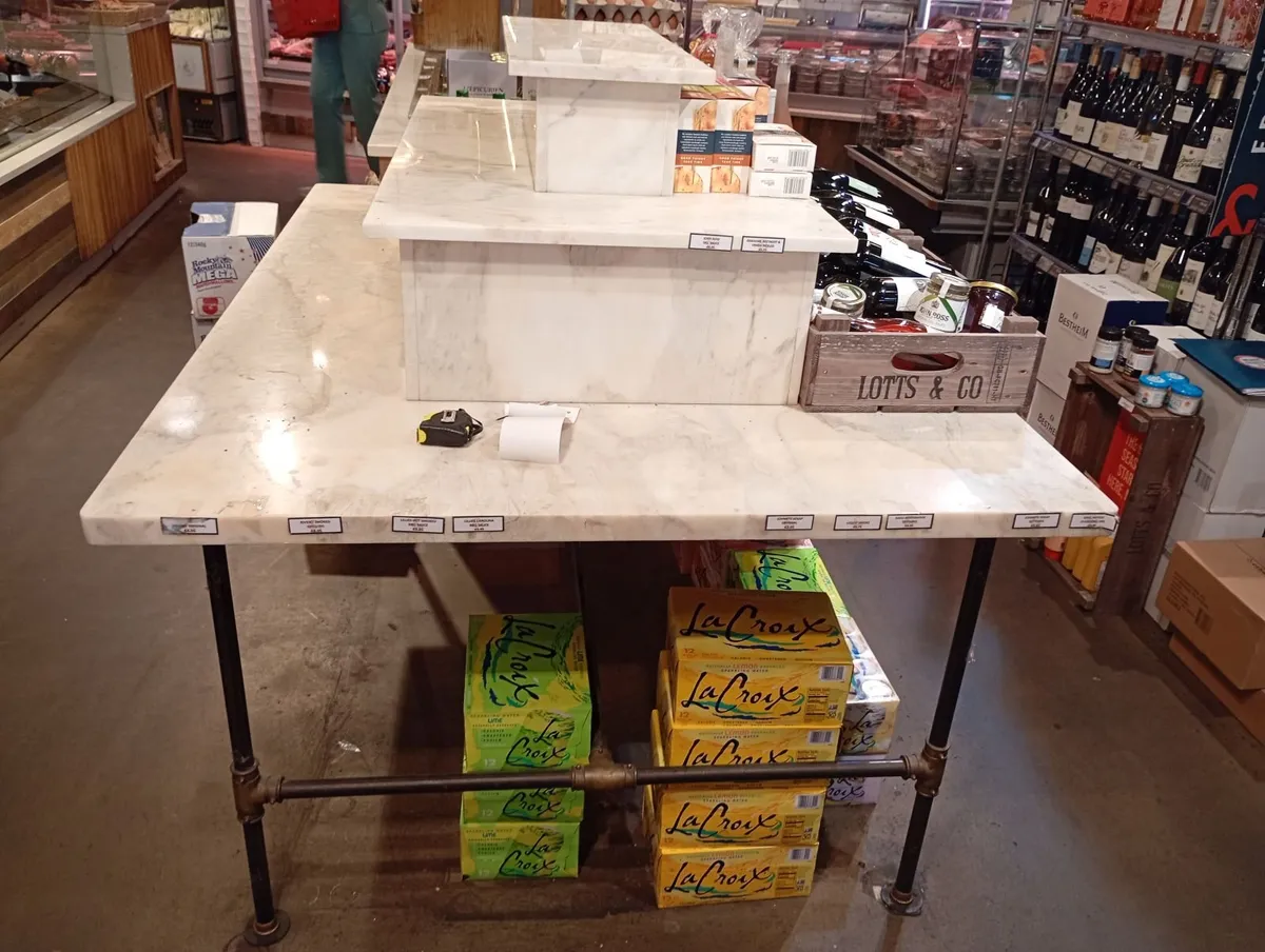 marble table - Image 2