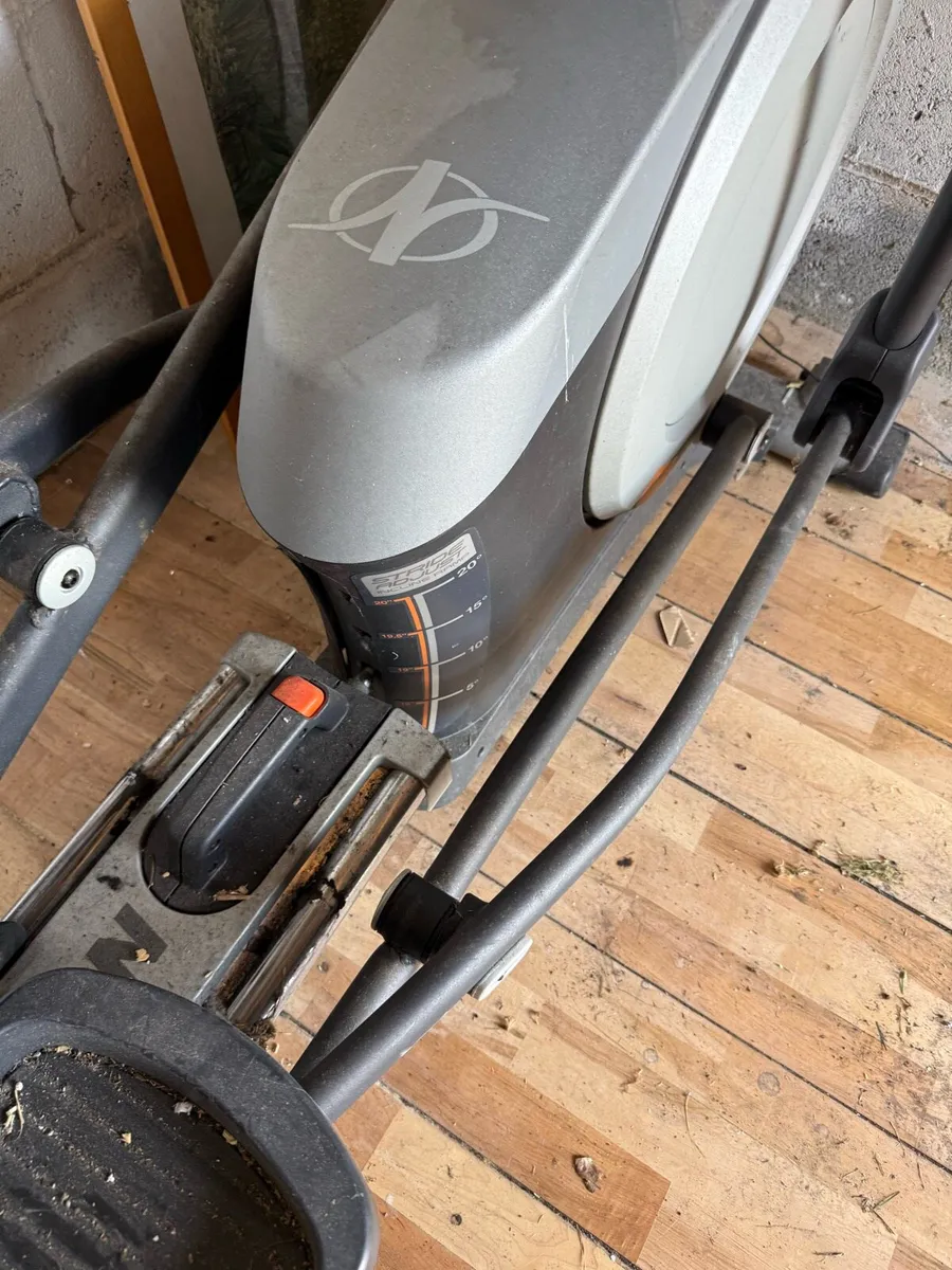 NordicTrack E7.2 Elliptical Cross Trainer - Image 2