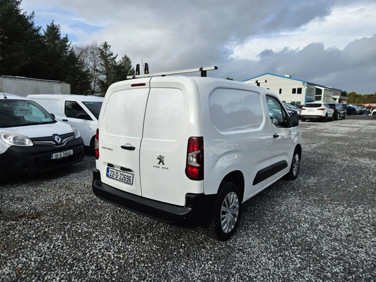 Peugeot Partner Professional Plus 1.5 Blue HDI - Image 4