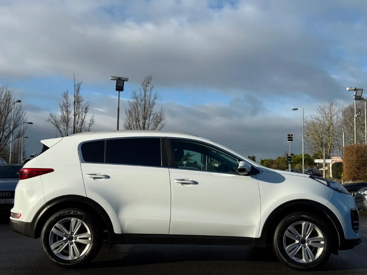 Kia Sportage 1.7D PLATINUM COMMERCIAL *HUGE SPEC & - Image 4