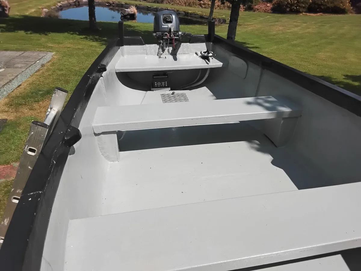 17 ft Grp open fishing boat - Image 2