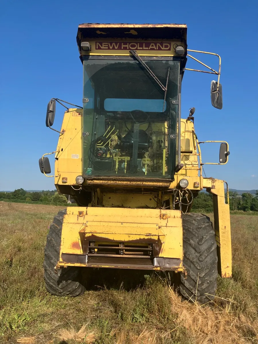 Combine harvester - Image 1