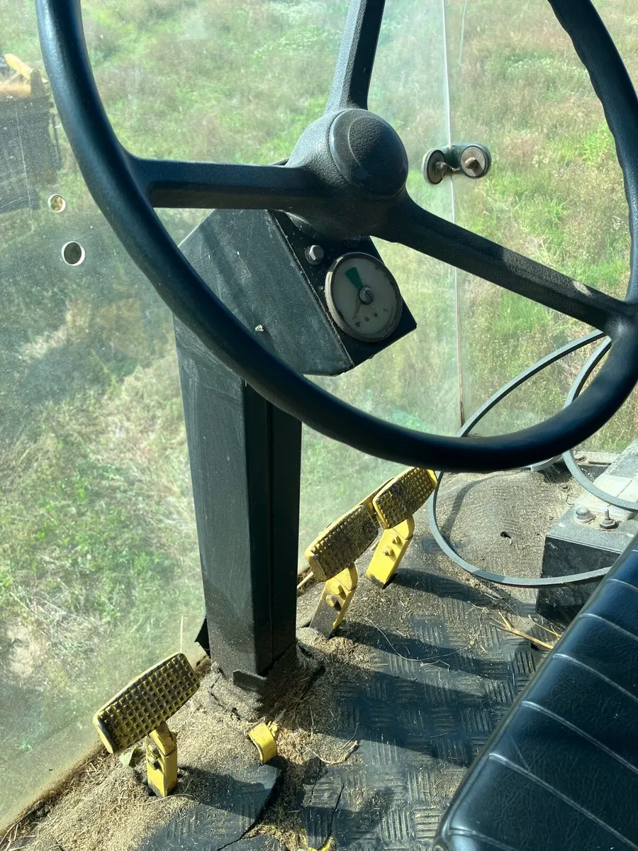Combine harvester - Image 4