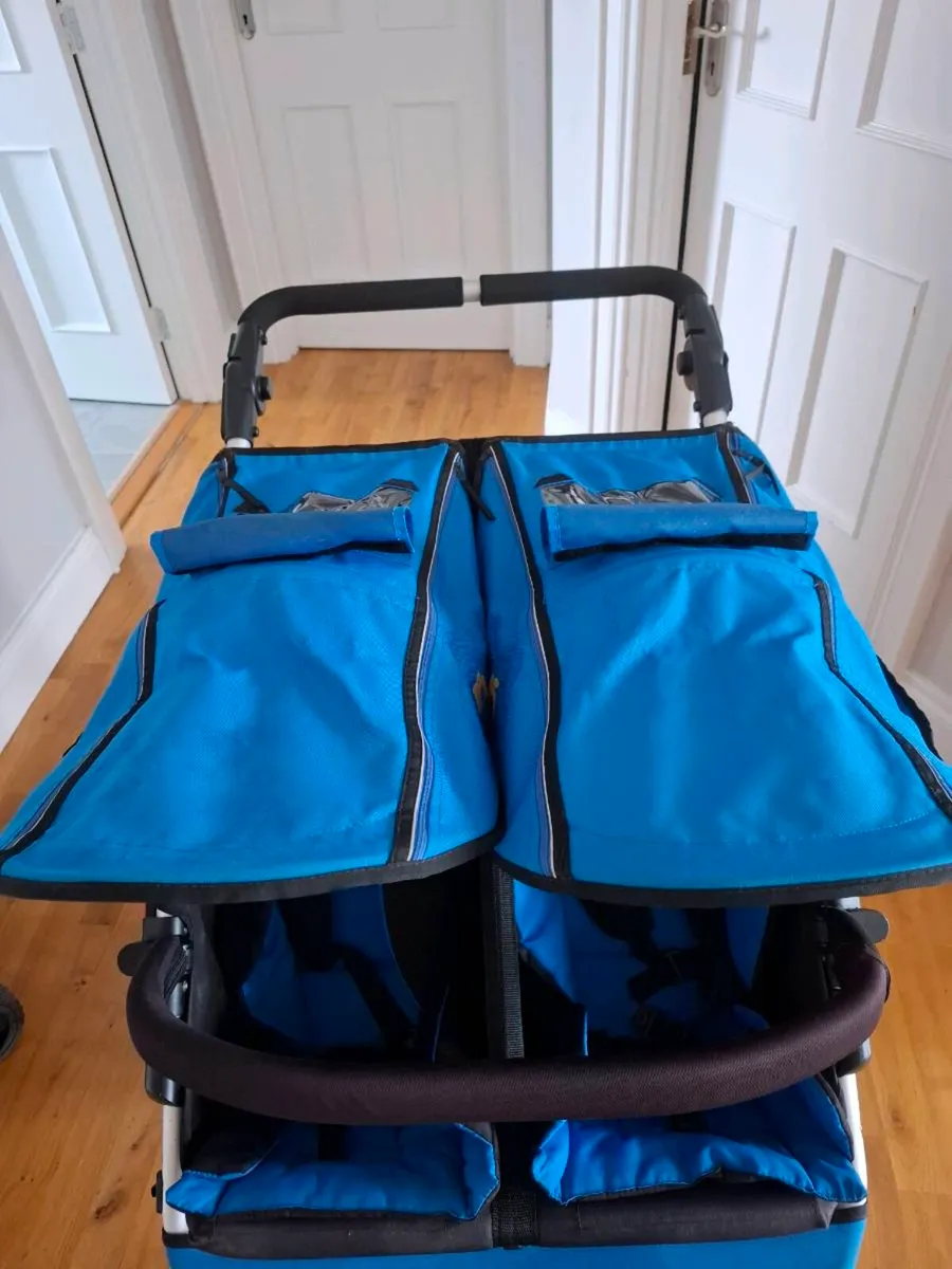 Out and about double buggy - Image 2