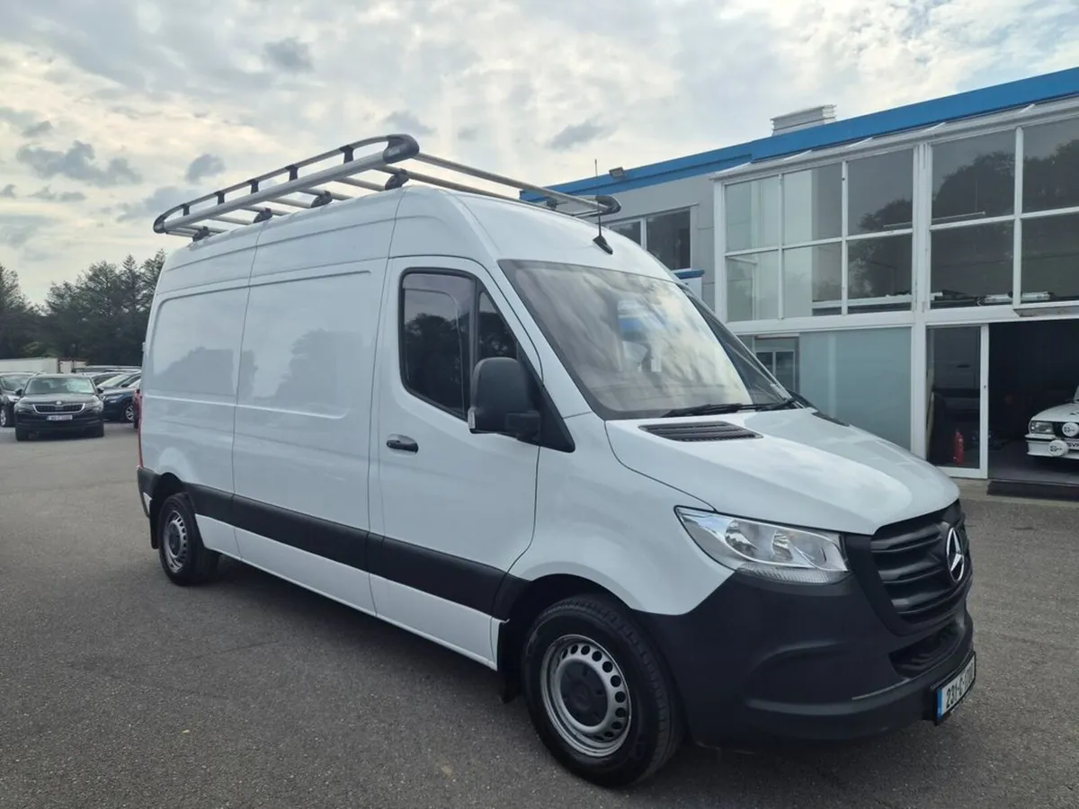 Mercedes-Benz Sprinter 215/39 H/roof FWD 6DR - Image 2