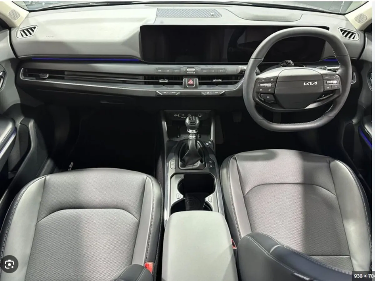 Kia K4 5 door K2 spec Commercial, **3.9% finance** - Image 2