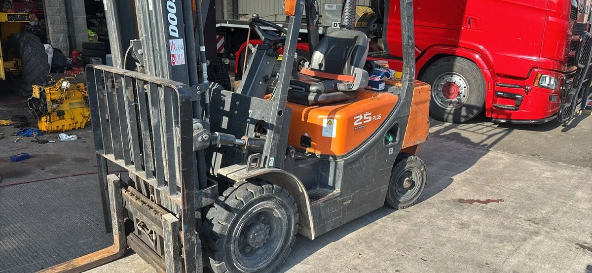 Forklifts - Image 3
