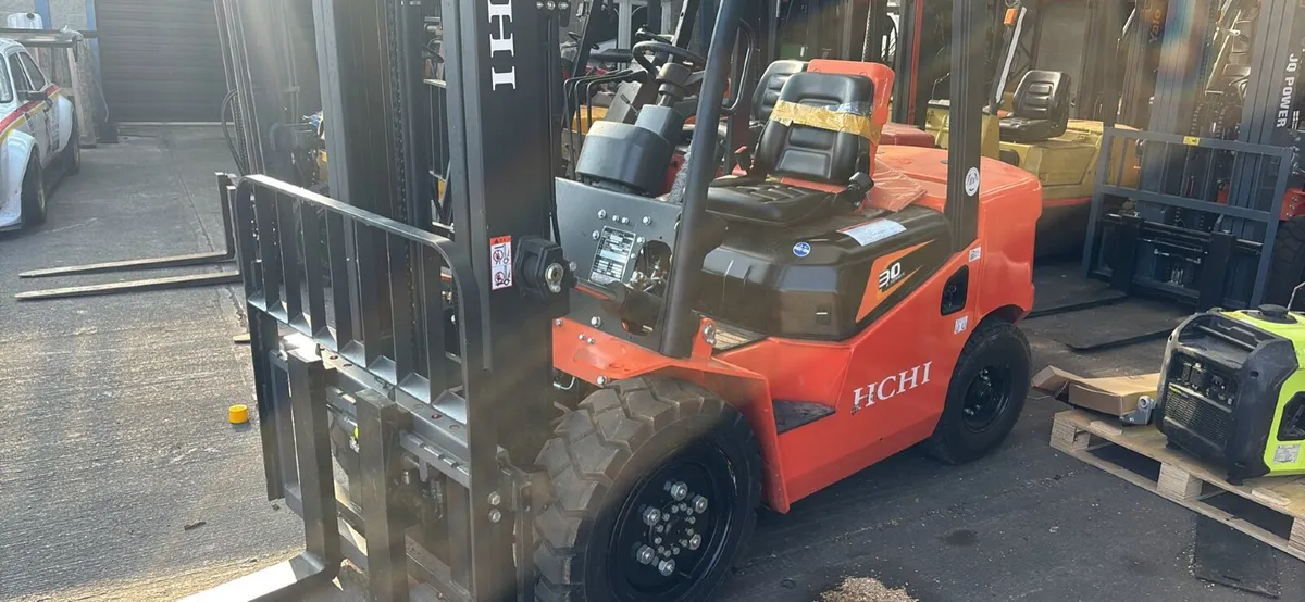 Forklifts - Image 4