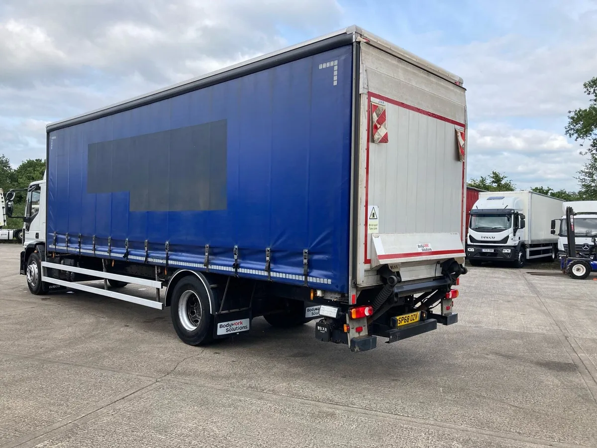 2018 (dec) Iveco 18e250 28 ft curtainside - Image 3