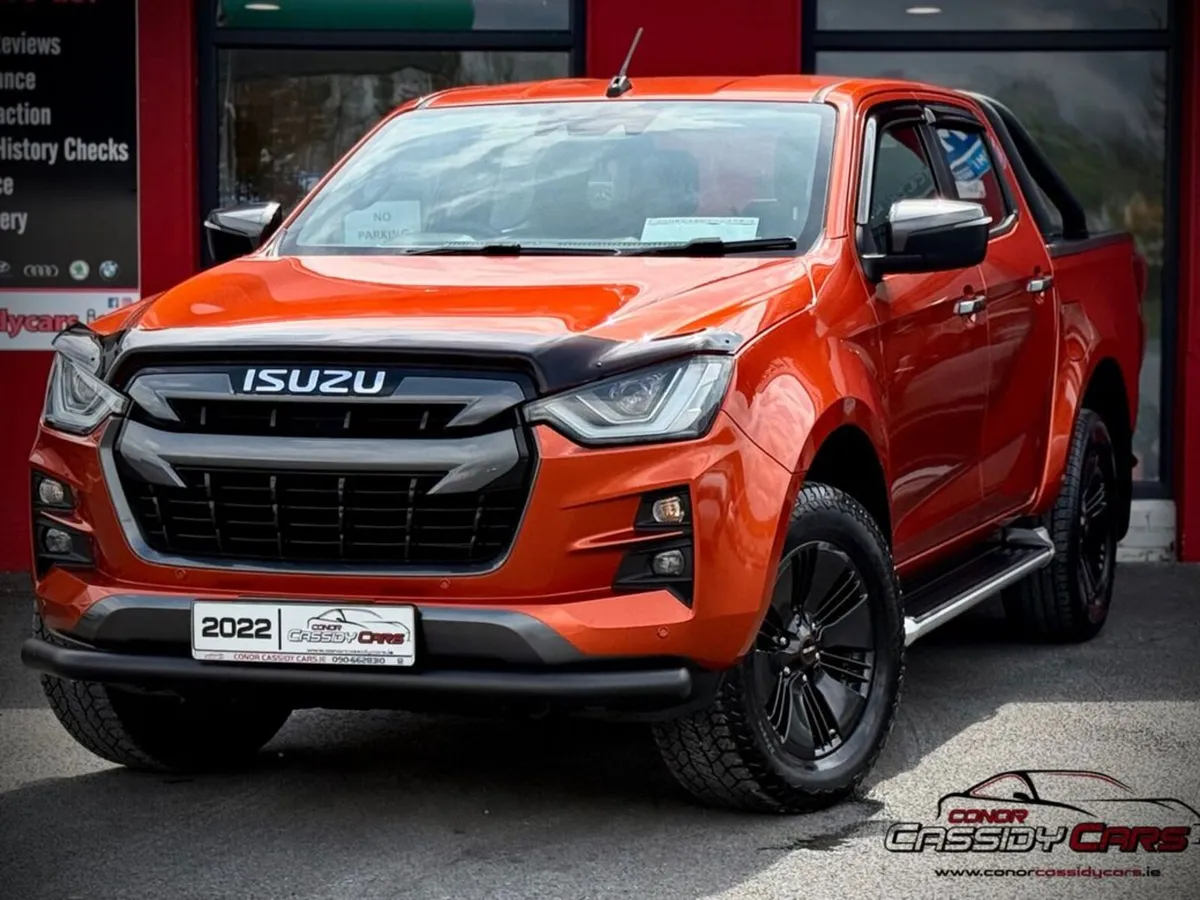 Isuzu D-Max V-CROSS DCB // LOW MILEAGE // MINT CON - Image 1