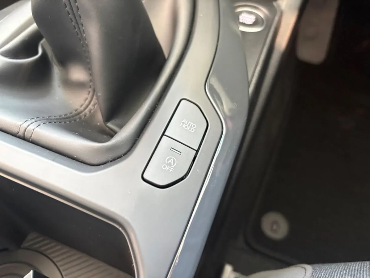 Kia K4 5 door K2 spec Commercial, **3.9% finance** - Image 3