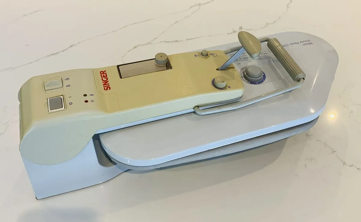 Ironing Steam Press - Singer - Image 1