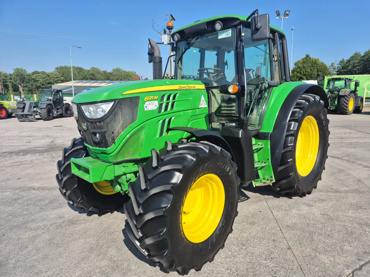 John Deere 6125M 2015 - Image 1