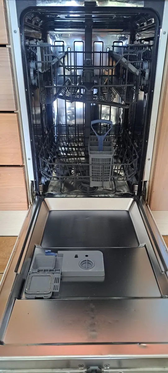 Dishwasher - Image 2