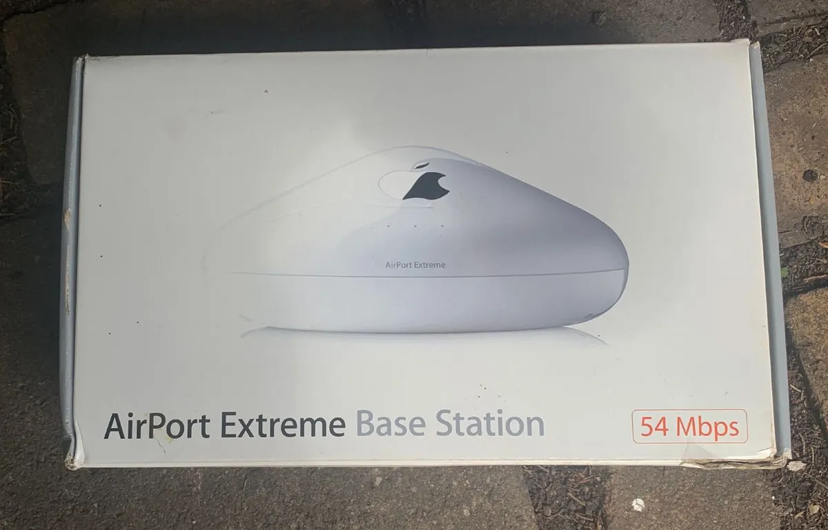 Vintage Apple Airport Extreme - Image 1