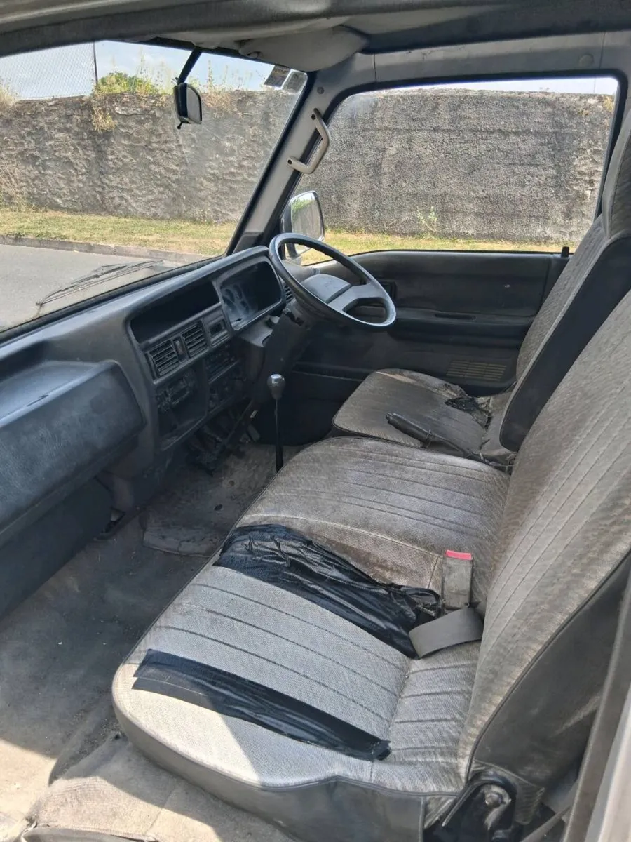 Mazda E2200 - Image 3