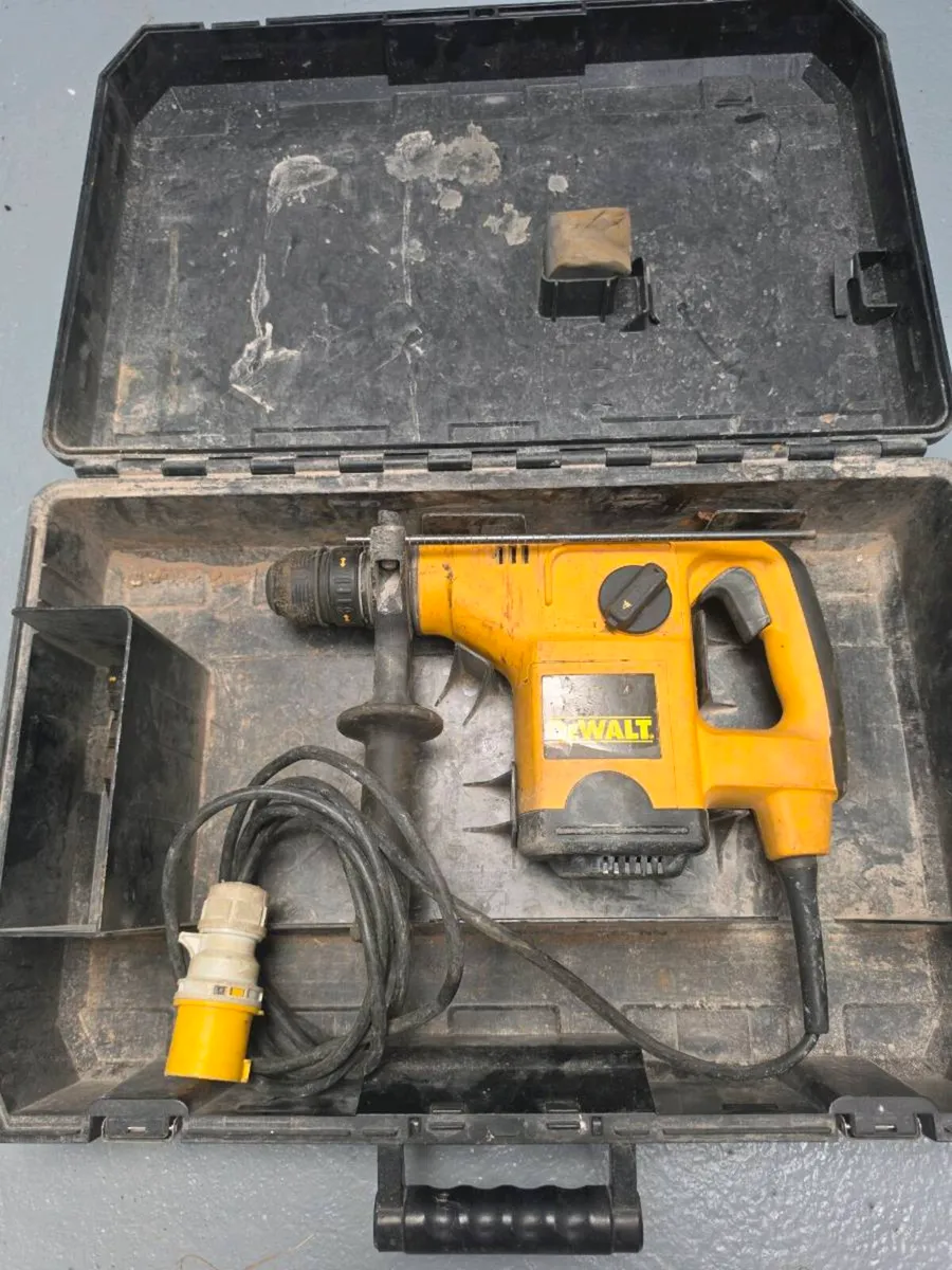 110v sds Dewalt - Image 1