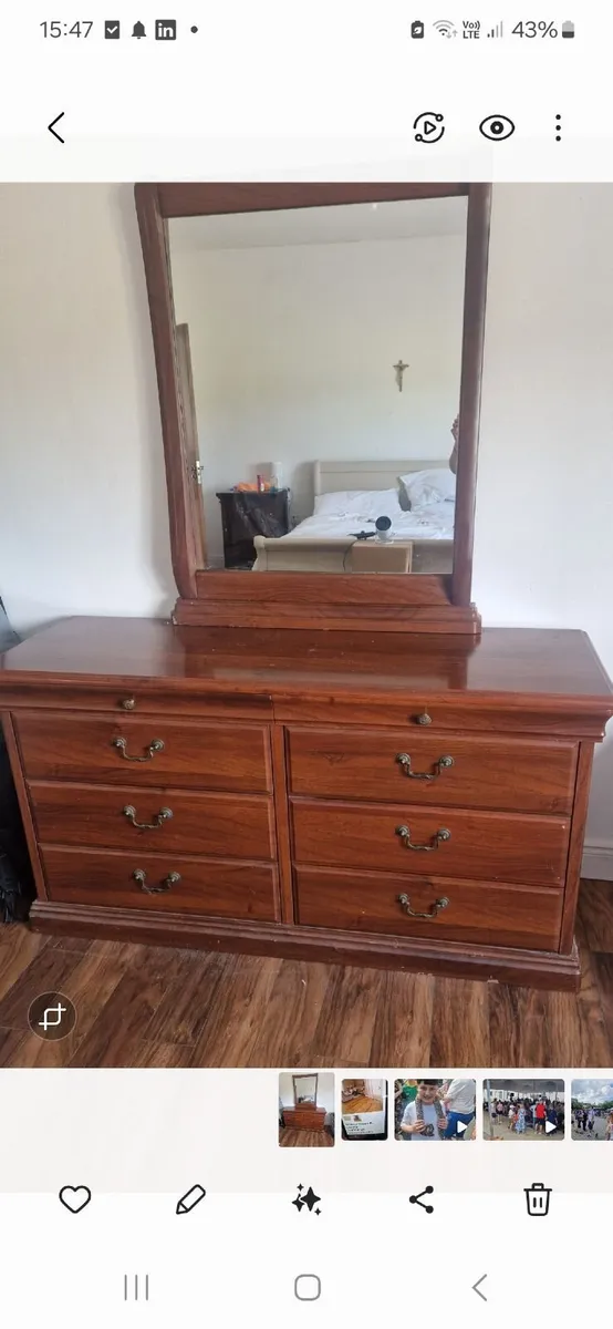 Chest of drawers