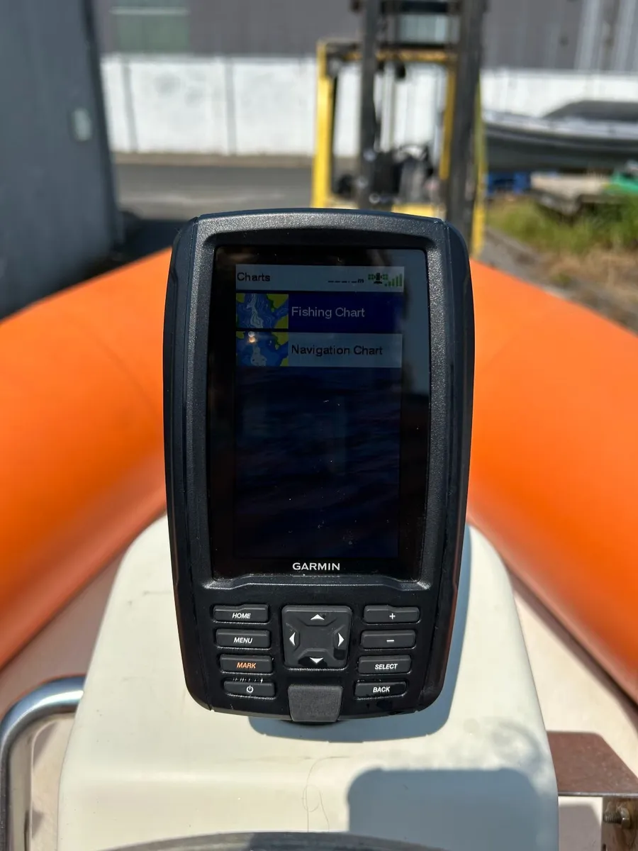 4.5 metre Avon with a new Suzuki DF 40 Engine - Image 2