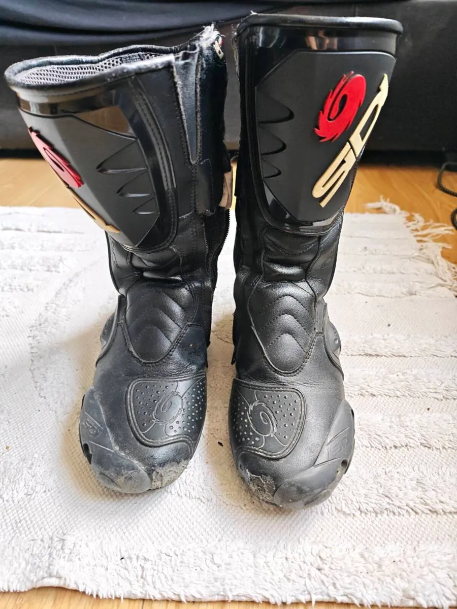 Sidi motorbike racing shoes - Image 1