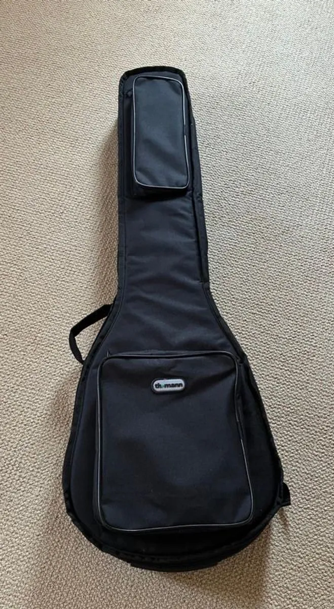 Harley Benton fretless violin bass - Image 4