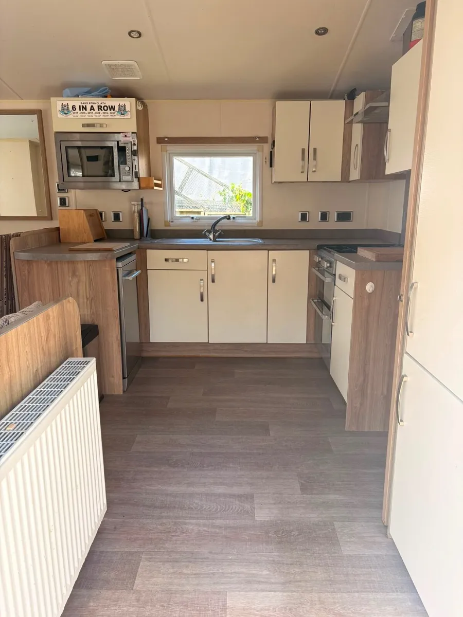 Mobile Home - Image 2