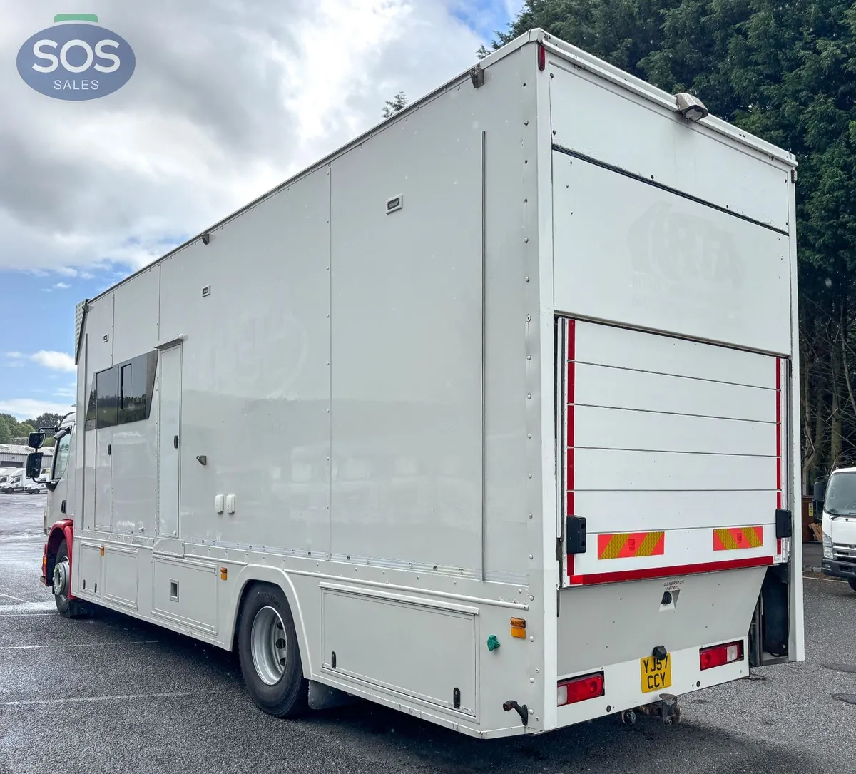 2005 Volvo FE 320 4x2 Motor Sport Truck - Image 3