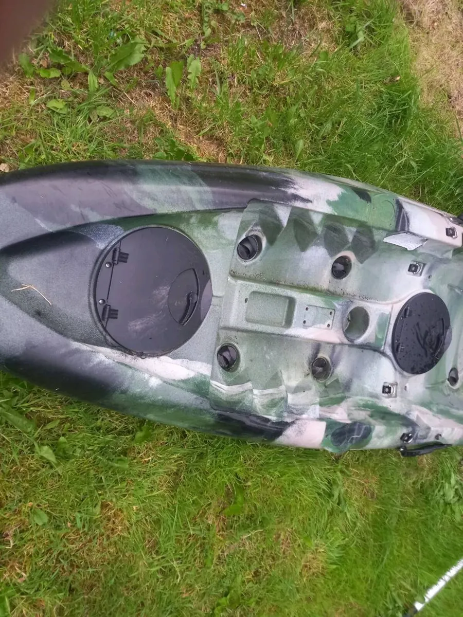 Fishing kayak - Image 4