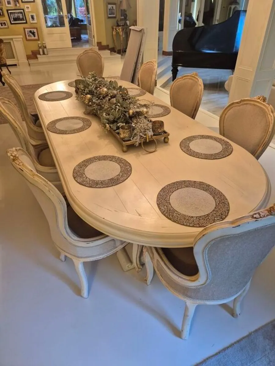Dining table and 8 chairs - Image 2