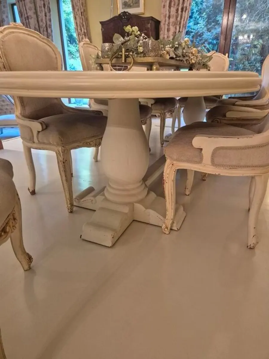 Dining table and 8 chairs - Image 3