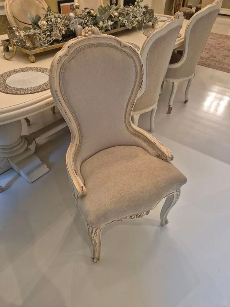 Dining table and 8 chairs - Image 4
