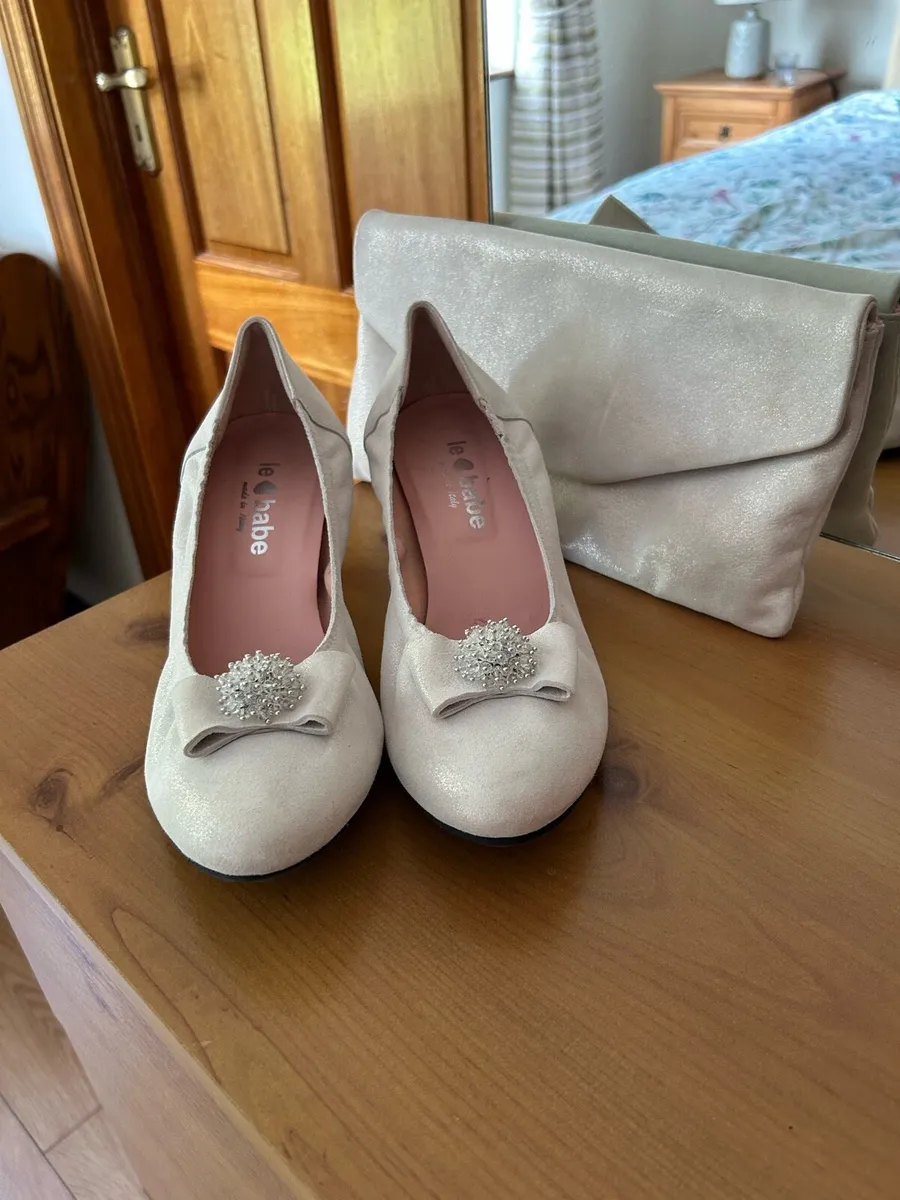 Silver shoe and Clutch Bag - Image 2