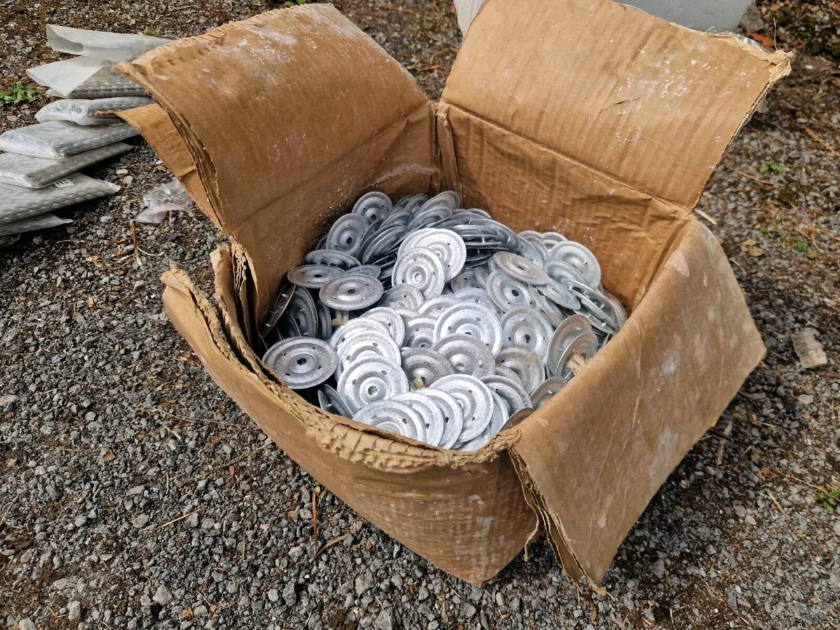 Job lot: S.Steel Helical Wall Ties +Roofing Plates - Image 3