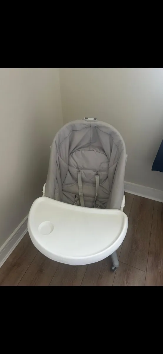 Chicco baby hug pro 5 in 1 crib - Image 3