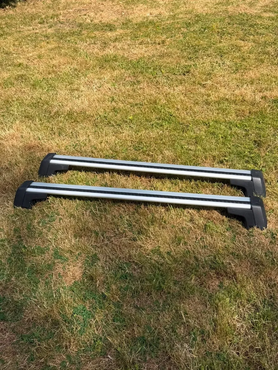 Genuine Volvo Roof Box + Original Volvo Roof Bars - Image 2