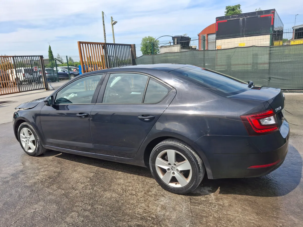 172 Skoda Octavia  Ambition  Tdi  Automatic - Image 4
