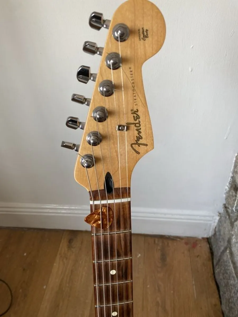 fender stratocaster - Image 2